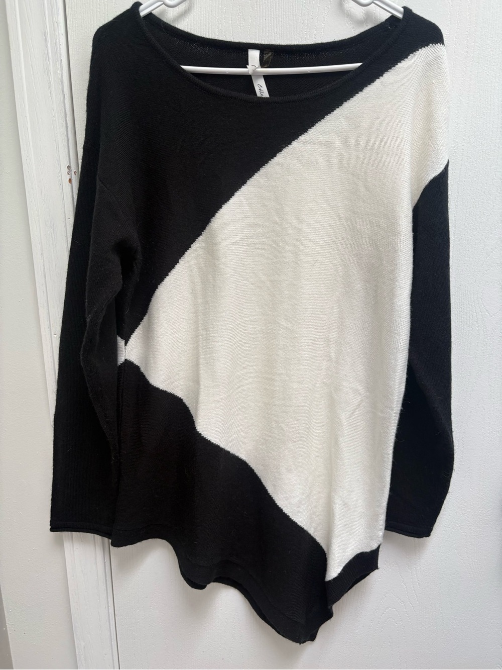NY Collection Black & White Diagonal Colorblock Scoop Neck Sweater